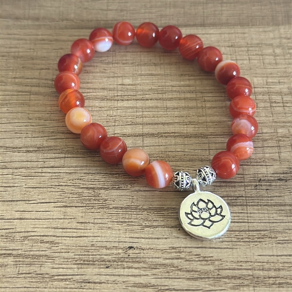 NEW Hand made Natural Sardonyx Red Beaded Bracelet with Lotus Charm OS